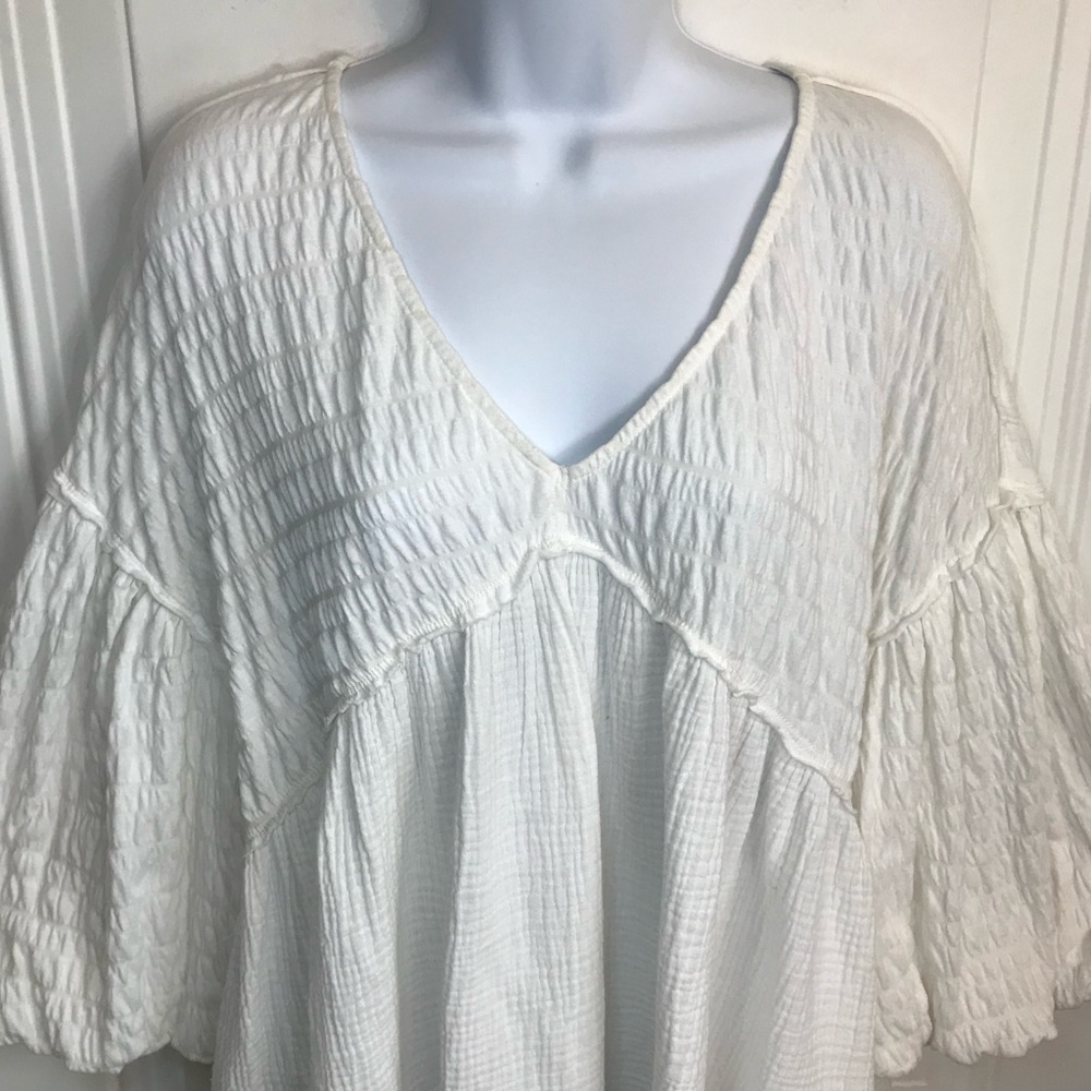 FP We The Free Flower Power White V-Neck Textured Gauze Raw Hem Top size S EUC - Picture 8 of 15